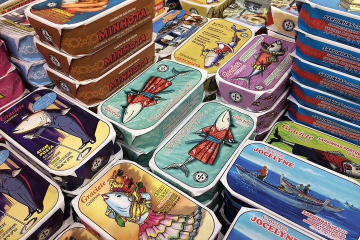 Canned fish in oil or brine: food suitable for celiacs